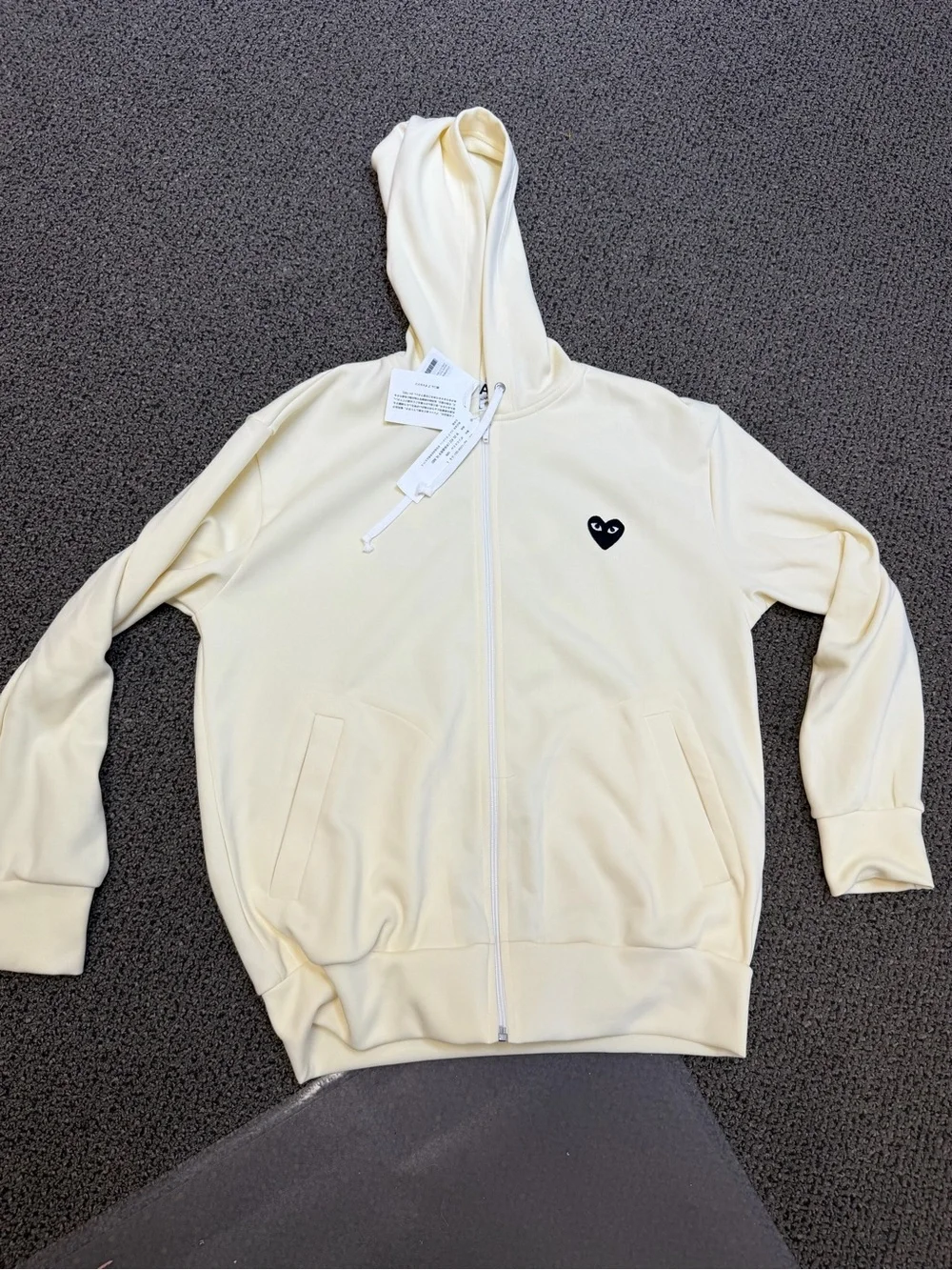 COMME DES GARCONS CDG PLAY BLACK HEART BIG LOGO HOODIE IVORY AZ-T254-051-3